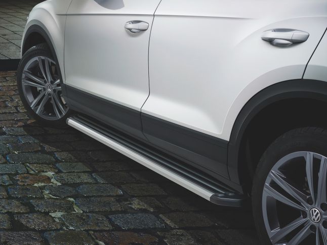 Footboard for the side skirt, aluminium, with non-slip insets
