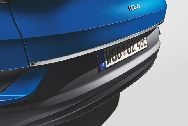 Protective strip for the tailgate, chrome look