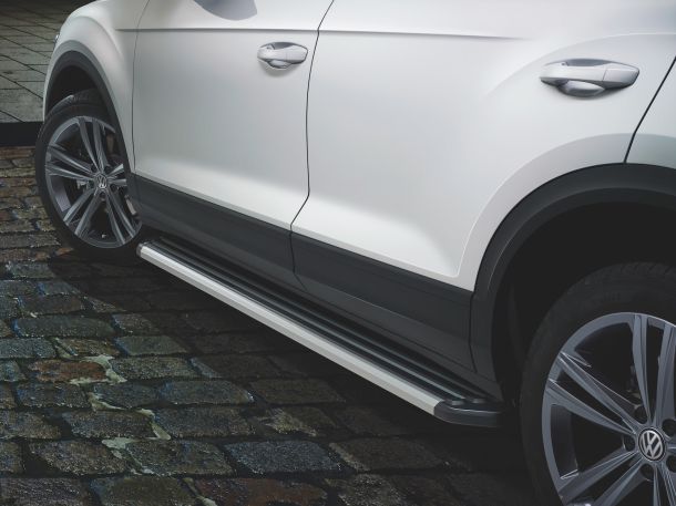 Footboard for the side skirt, aluminium, with non-slip insets