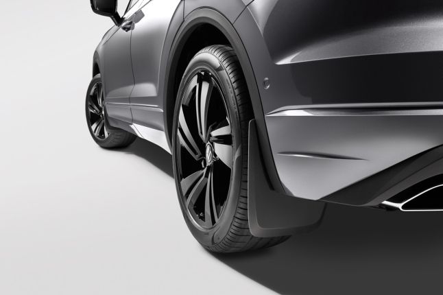 Front mud flaps