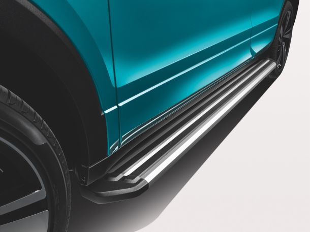 Footboard for the side skirt, aluminium, with non-slip insets